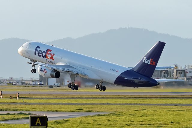 Boeing 757-200 (C-FMEZ)