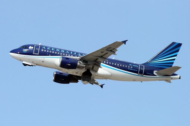 Airbus A319 (4K-AZ03) - 17/02/2019: Flight to Baku after T/O from runway 26.