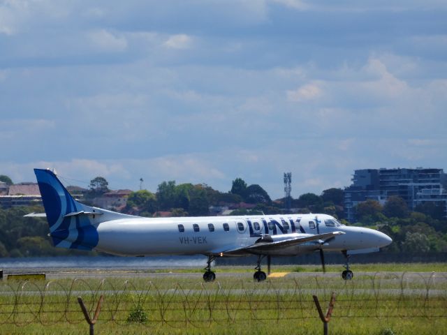 Fairchild Dornier SA-227DC Metro (VH-VEK) - Link airways @ YSSY