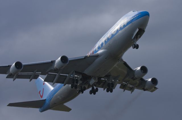 Boeing 747-400 (F-HLOV) - BOEING 747-422