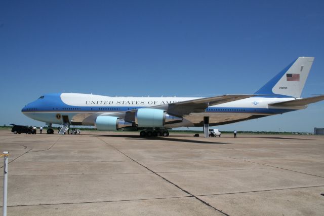 Boeing 747-200 (N28000) - TSTC WACO