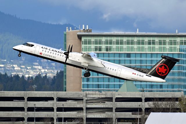 de Havilland Dash 8-400 (C-GIJZ)