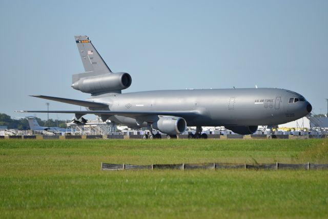 McDonnell Douglas DC-10 —