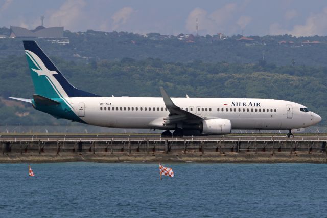 Boeing 737-800 (9V-MGA)