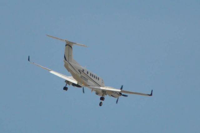 Beechcraft Super King Air 300 (N225MW)