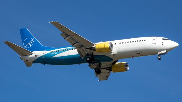 BOEING 737-400 (N285XA) - Seen still wearing SwiftAir scheme