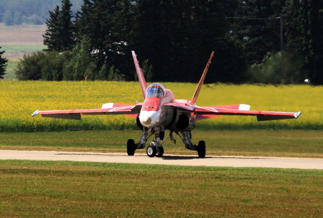 McDonnell Douglas FA-18 Hornet (18-8734)