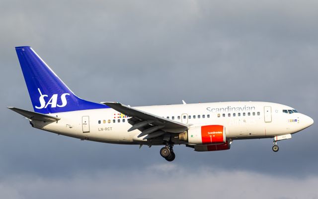 BOEING 737-600 (LN-RCT)