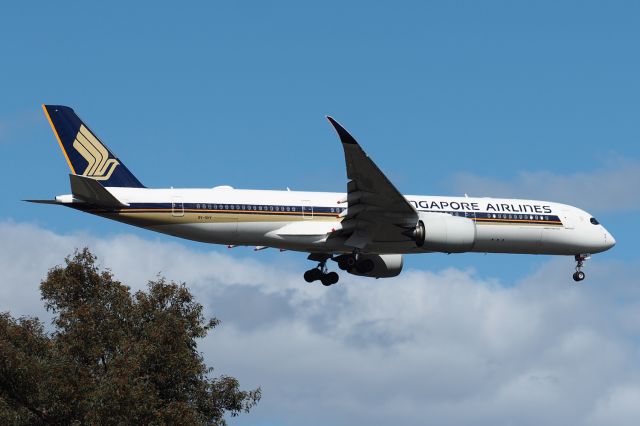 Airbus A350-900 (9V-SHV) - Airbus A350-941 cn 475. SIA 9V-SHV final rwy 21 YPPH 02 Oct 2022