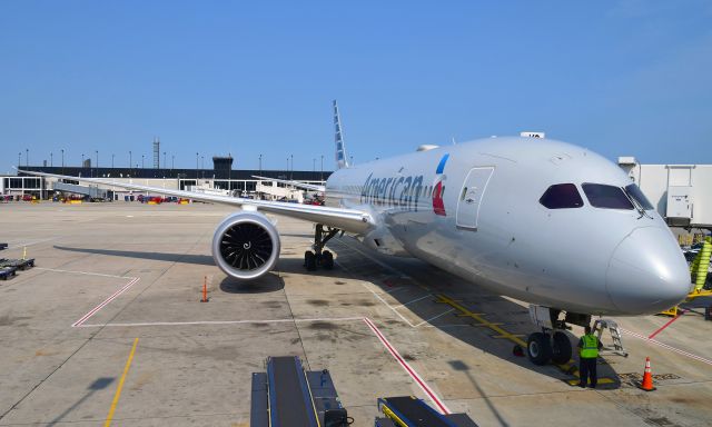 Boeing 787-8 (N802AN) - American Airlines Boeing 787-8 Dreamliner N802AN in Chicago 