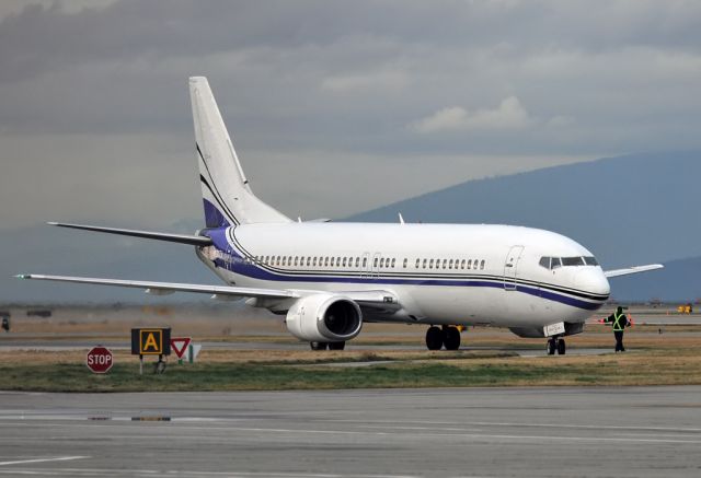 BOEING 737-400 (N801TJ)