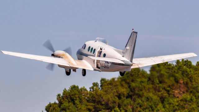 Beechcraft King Air 90 (N46AX)