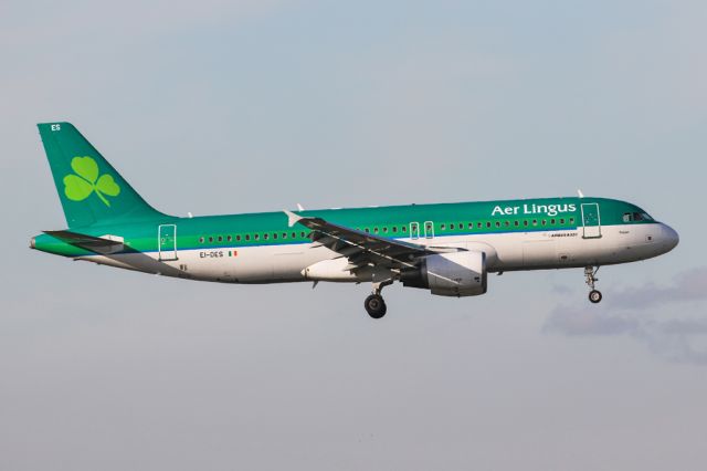 Airbus A320 (EI-DES) - EI204 arriving from Dublin