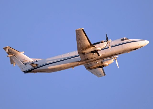 Beechcraft 1900 (N3229A)