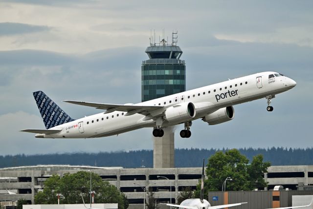 EMBRAER ERJ-190-400 (C-GKXF)