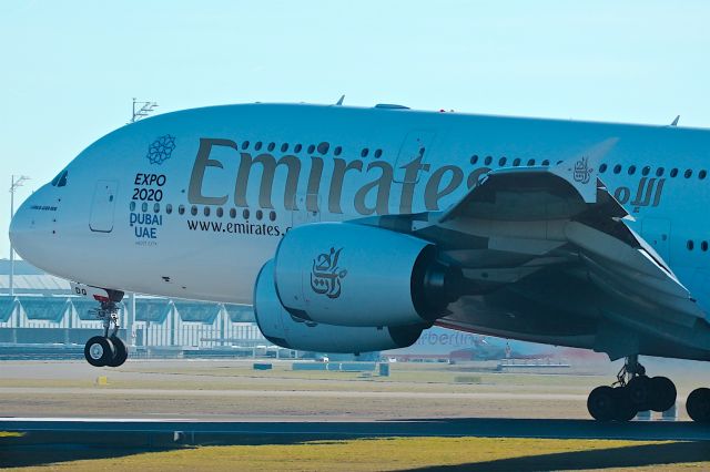 Airbus A380-800 (A6-EDQ)