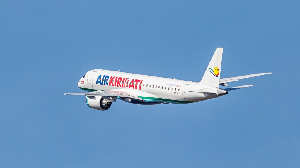 Embraer E190-E2 (VH-IKJ)