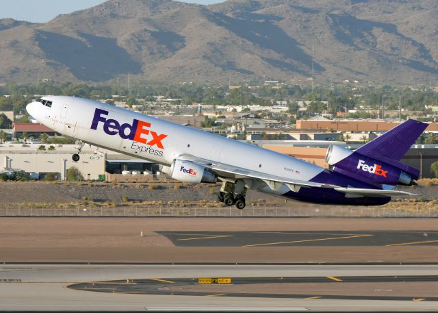 McDonnell Douglas DC-10 (N316FE)