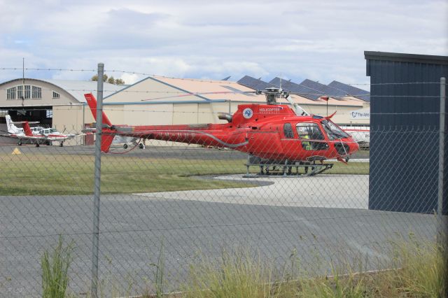 Eurocopter AS-350 AStar (VH-UUF) - Just landed at Cambridge Aerodrome