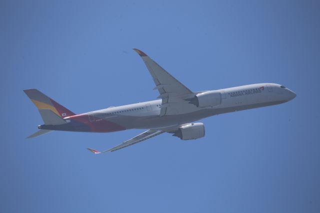 Airbus A350-900 (HL8079)