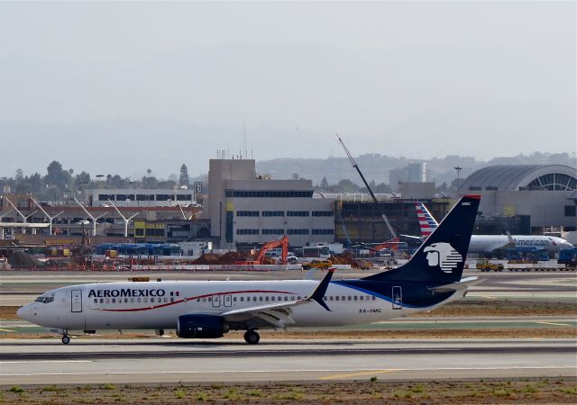 Boeing 737-800 (XA-AMC) - Scimitar wingtips