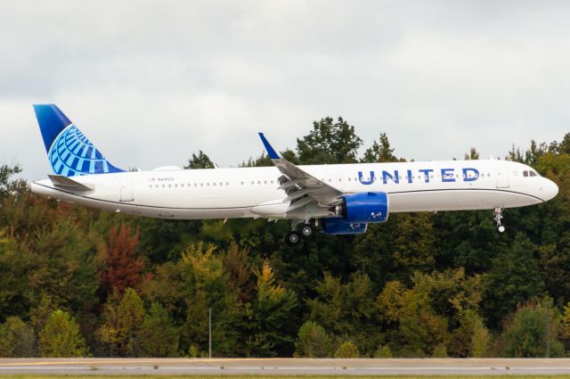 Airbus A321neo (N44501) - United's first A321-271NX is on her delivery flight as UA3850. Photo taken October 16, 2023 at 1621Z with Nikon D3200 at 330mm.