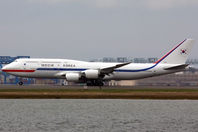 BOEING 747-8 (22-0001)