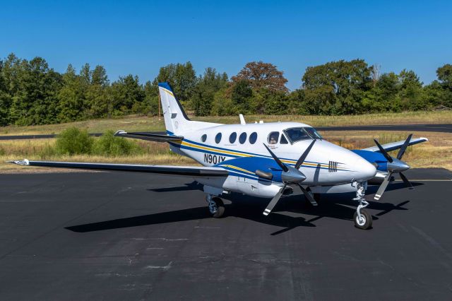 Beechcraft King Air 90 (N90JX)