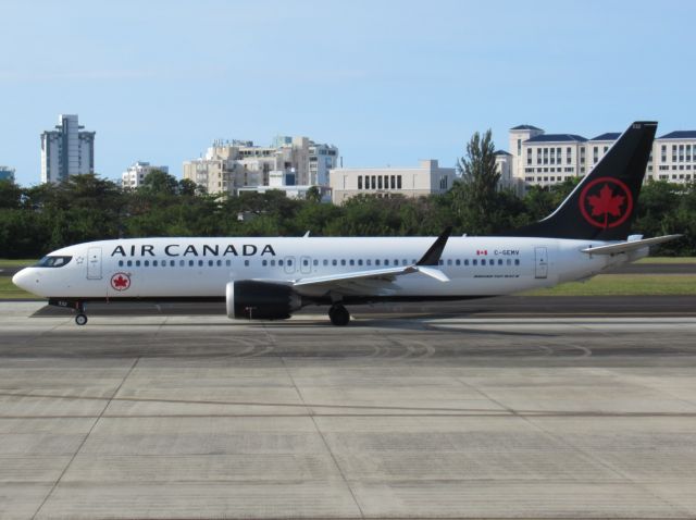 Boeing 737 MAX 8 (C-GEMV)