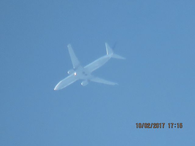 Boeing 737-800 (N69847)