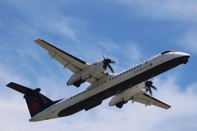 de Havilland Dash 8-100 (C-GIJZ)