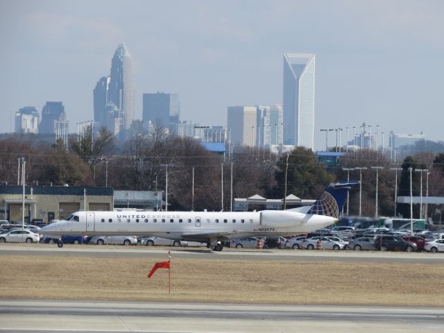 Embraer ERJ-145 (N13979)