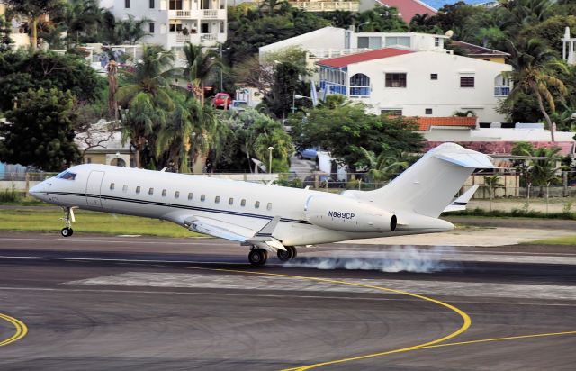 Bombardier Global Express (N889CP)