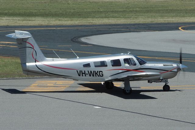 Piper Lance 2 (VH-WKG) - Piper PA-32RT-300T VH-WKG Jandakot 20/10/17 