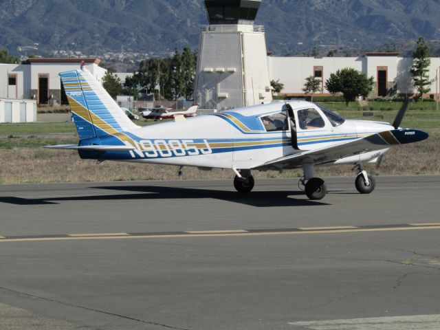 Piper Cherokee (N9085J) - Taxiing to the ramp