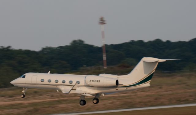 Gulfstream Aerospace Gulfstream IV (N450WB)