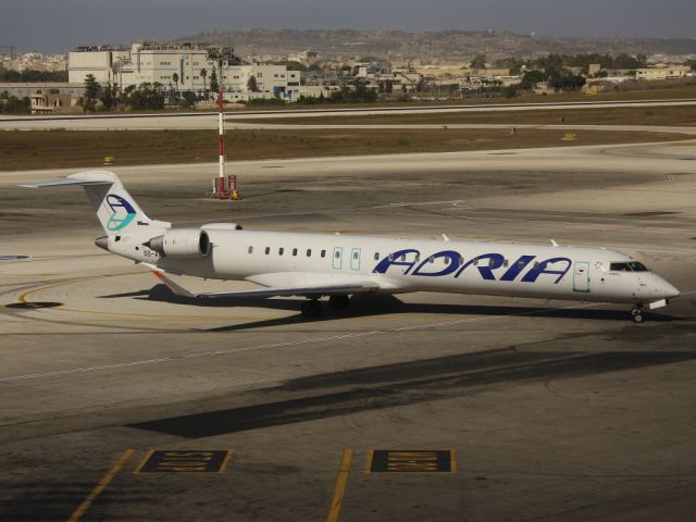 Canadair Regional Jet CRJ-900 (S5-AAN)
