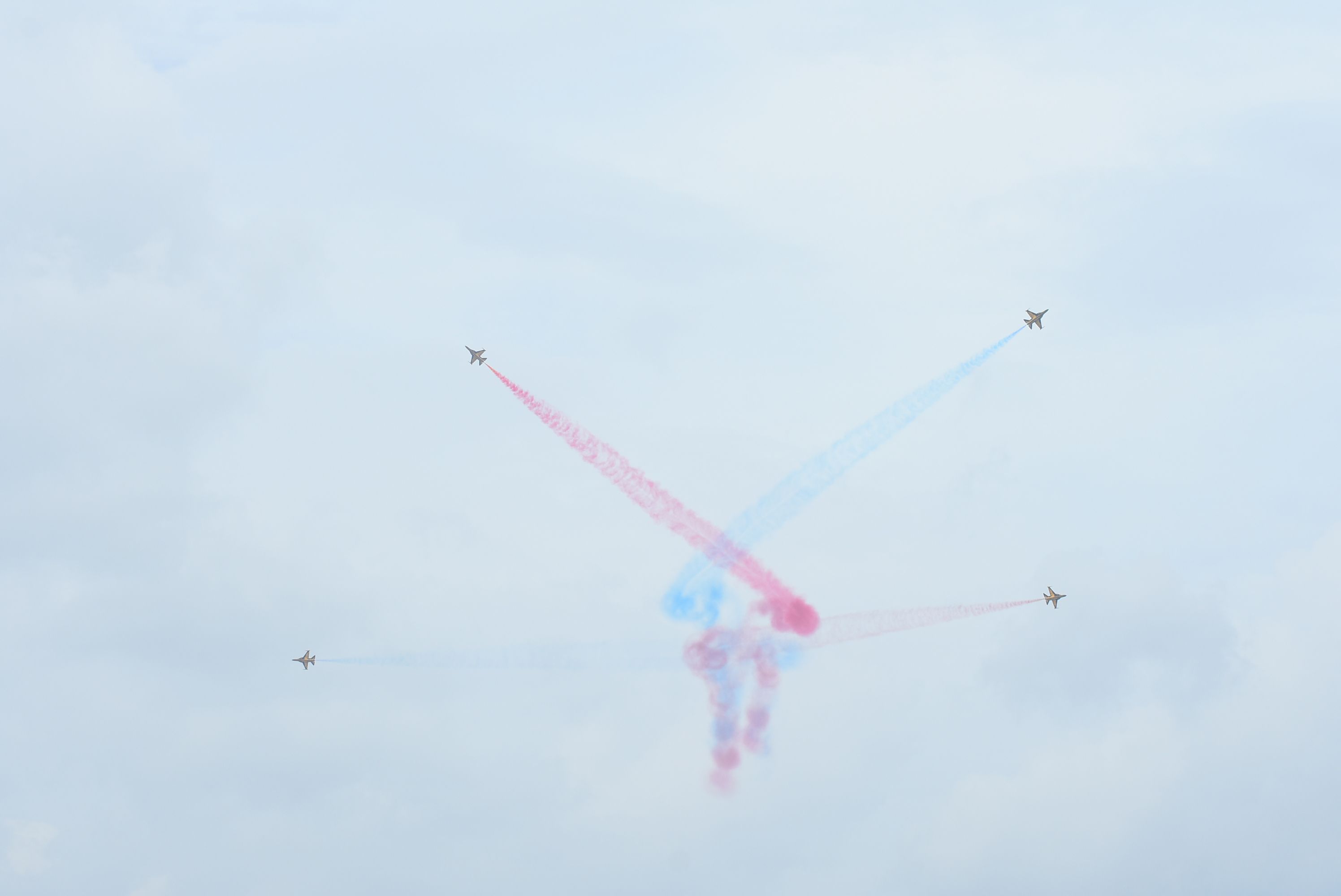 — — - A spectacular display by the Korean Black Eagles display team at the Singapore Airshow 20 February 2016. 