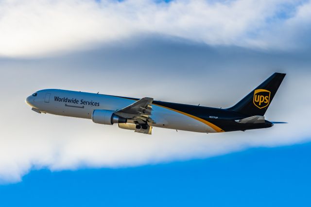 BOEING 767-300 (N377UP) - UPS 767-300 taking off from PHX on 11/9/22. Taken with a Canon R7 and Tamron 70-200 G2 lens.