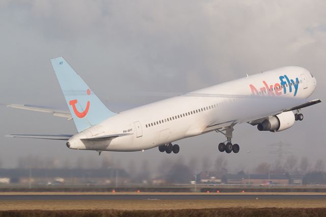 BOEING 767-300 (PH-AHY)