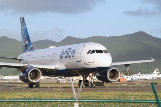 Airbus A320 (N526JL) - Late afternoon departure from St Maarten for this Airbus..