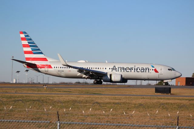 Boeing 737-800 (N816NN)