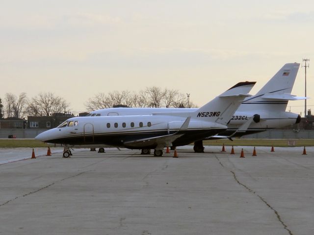 Hawker 800 (N523WG)