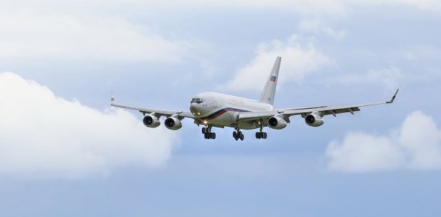 Ilyushin Il-96 (RA-96014)