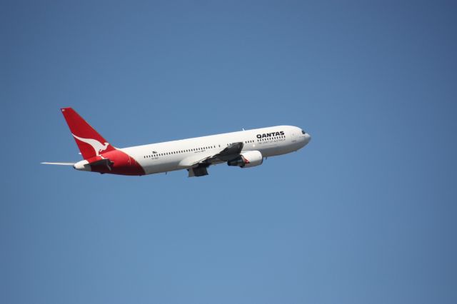 BOEING 767-300 (VH-OGH)