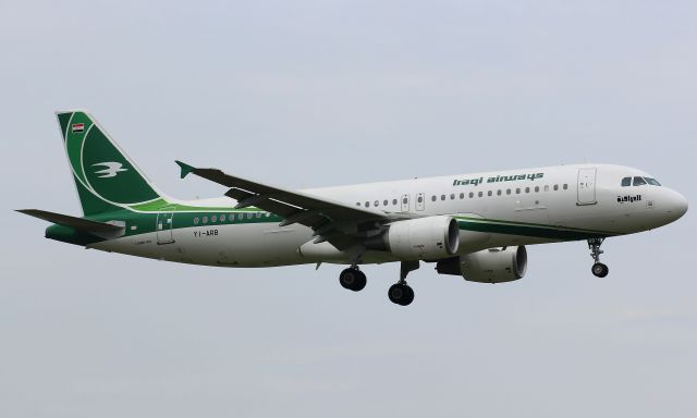 Airbus A320 (YI-ARB)