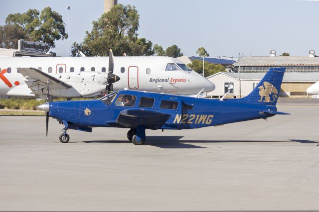 Piper Saratoga (N221WG) - Piper PA-32R-300 (N221WG) taxiing at Wagga Wagga Airport.