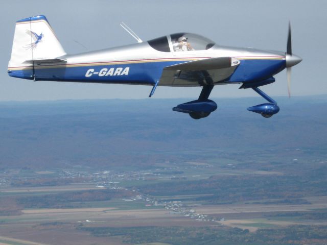 Vans RV-6 (C-GARA)