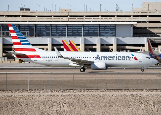 Boeing 737-800 (N910AN)