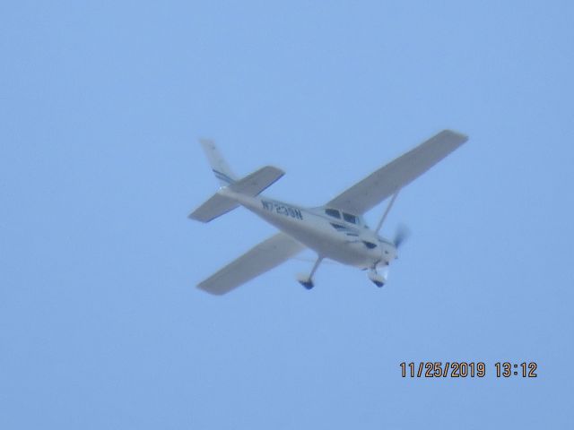 Cessna Skylane (N7239N)